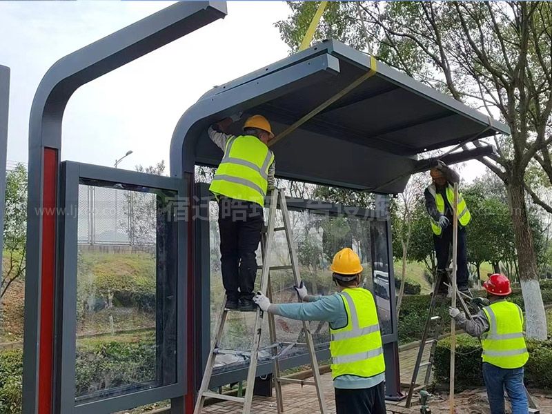 候車亭廠家現(xiàn)場安裝案例